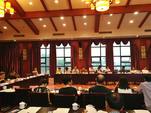市工商联直属会员企业商会召开工作推进座谈会.JPG